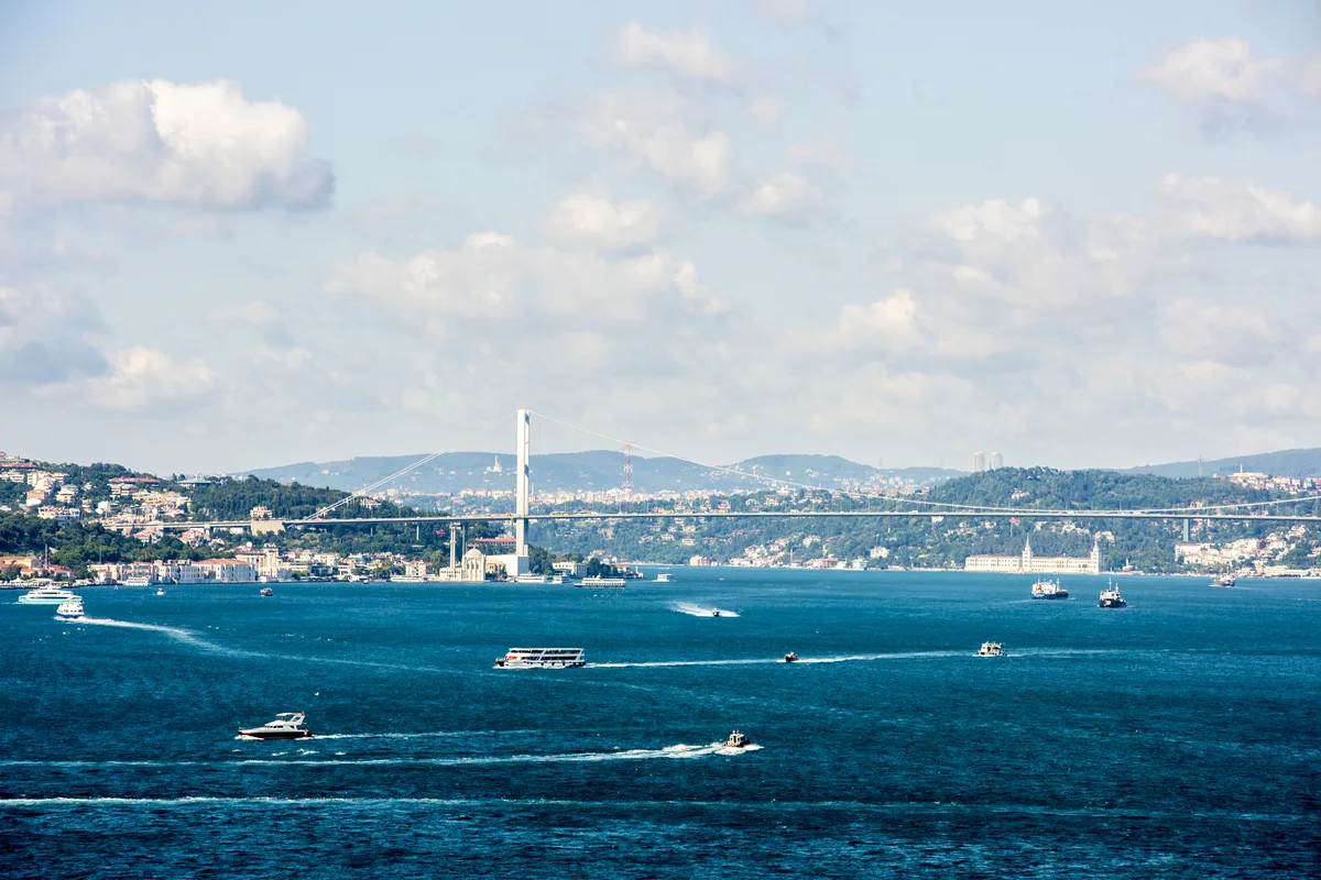 Törökországi Repülőtéri Transzfer Útmutató: Kényelmes és Biztonságos Utazás